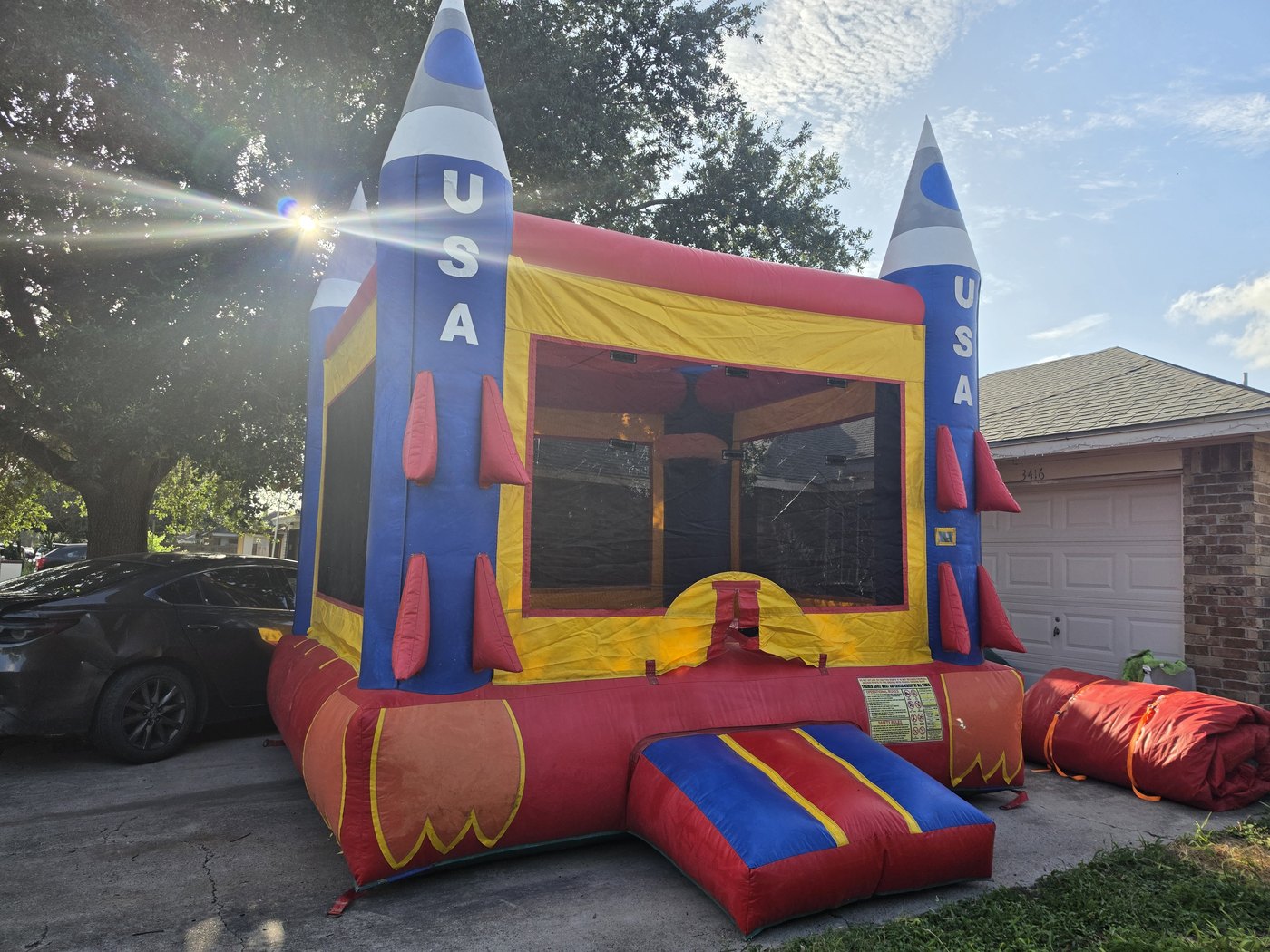 Rocket — USA-themed bouncer with rocket turrets